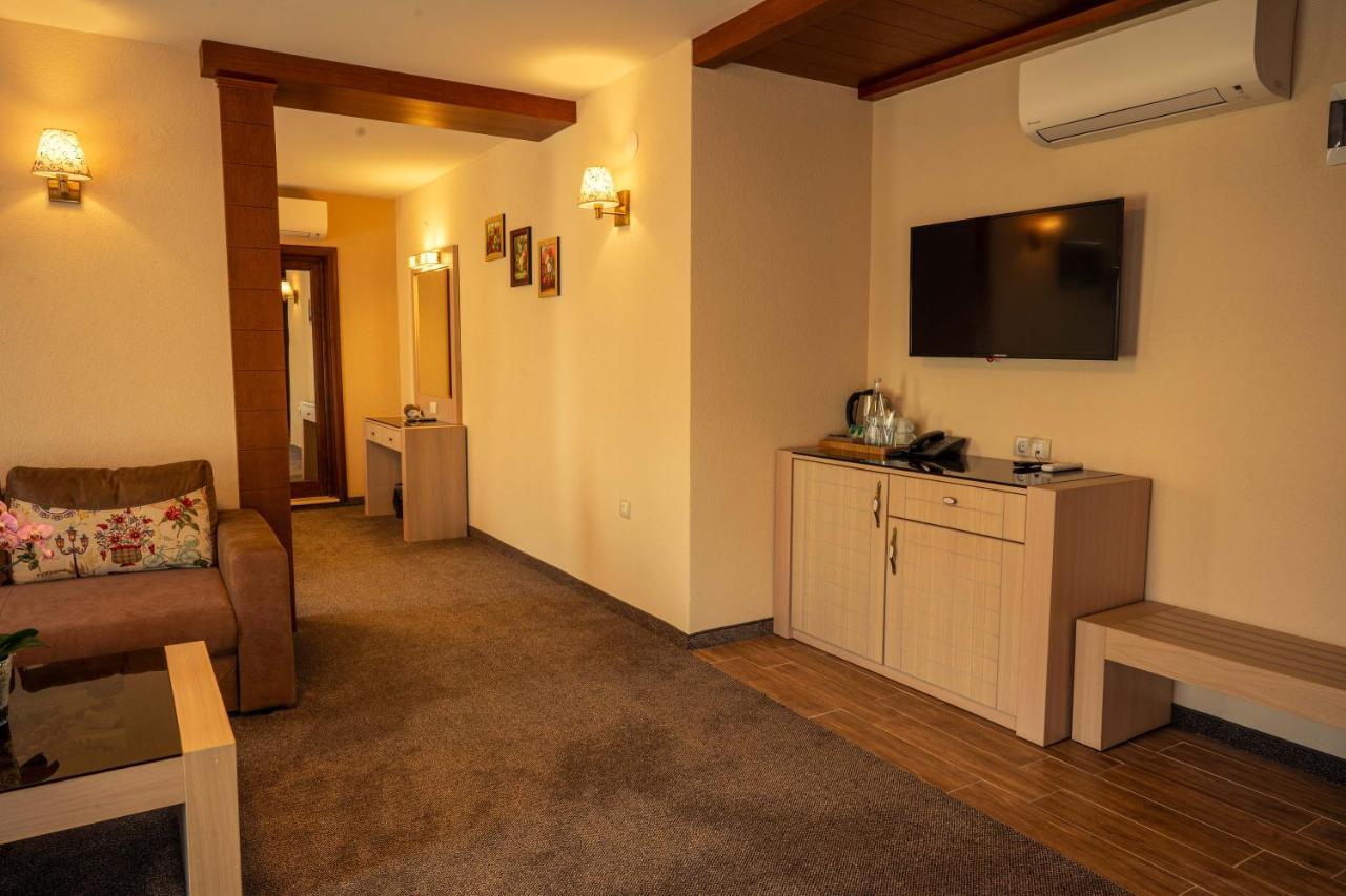 Boutique Hotel Provence Бутик Хотел Прованс Petrici Exterior foto