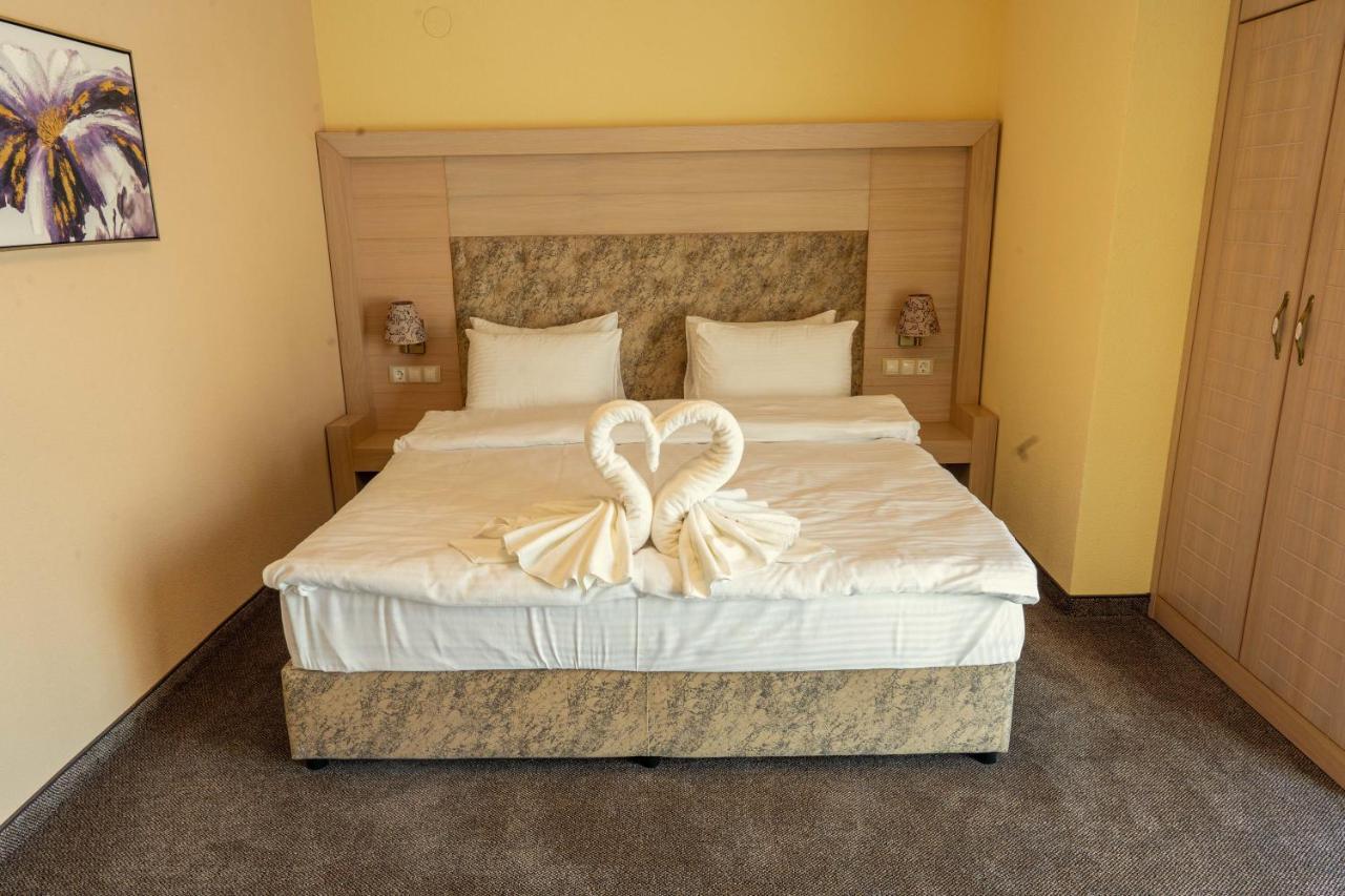 Boutique Hotel Provence Бутик Хотел Прованс Petrici Exterior foto